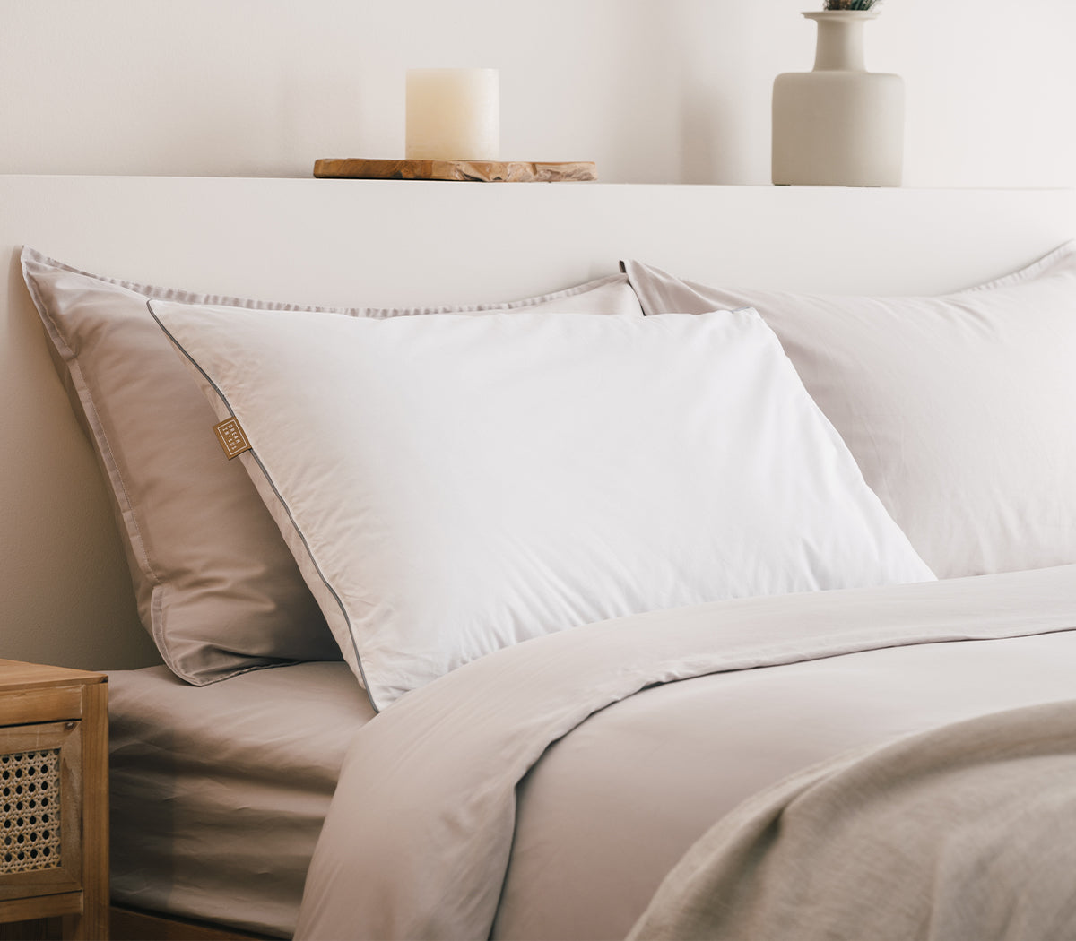 Cuscini e federe ingiallite? Ecco come lavare i tuoi accessori da letto